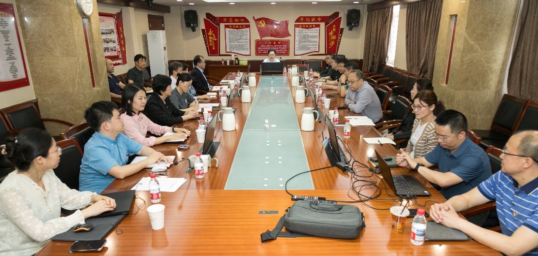 亚星会员开户口腔医院举办深入贯彻中央八项规定精神学习教育专题读书班